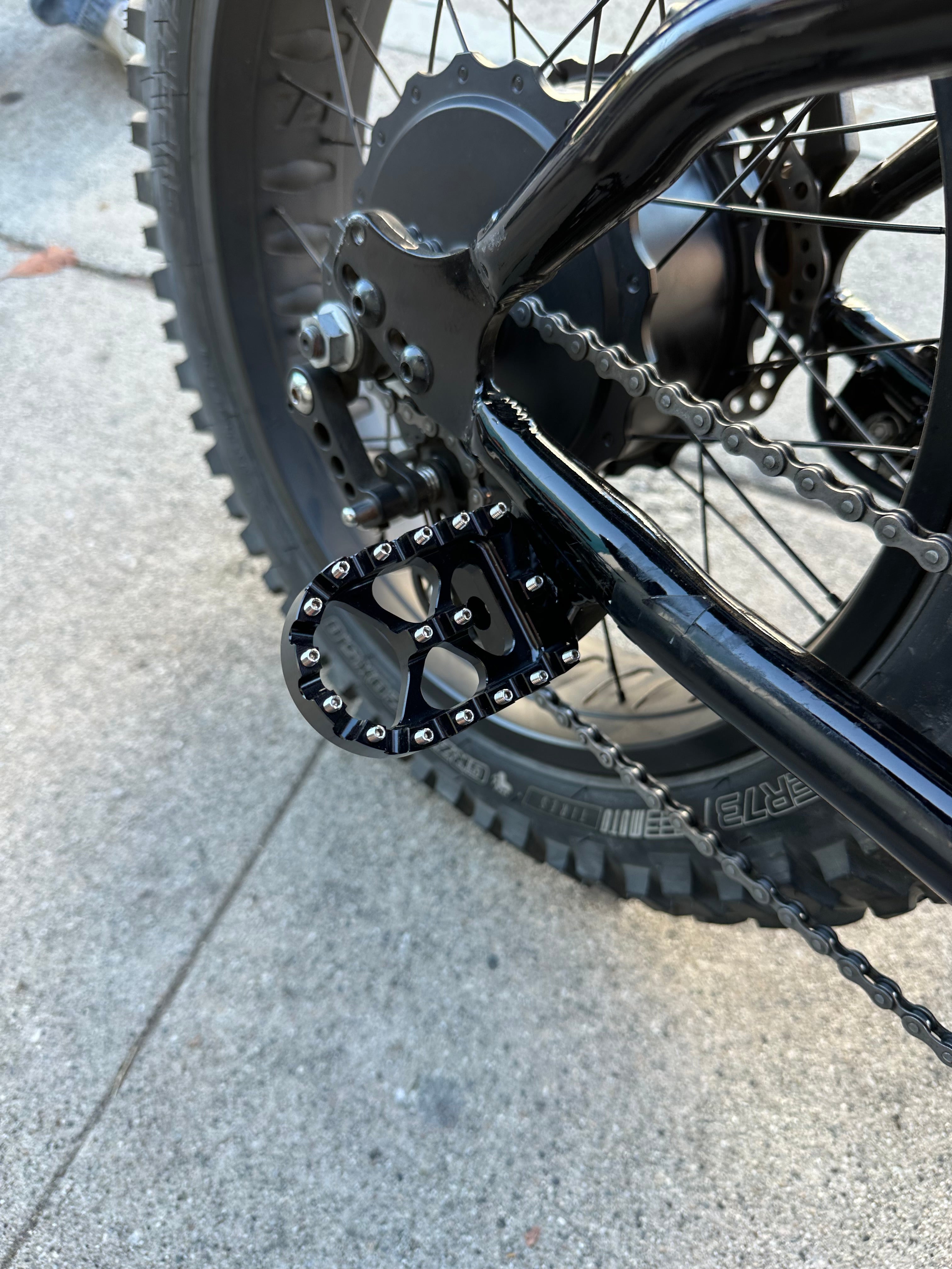 Universal MX passenger pegs