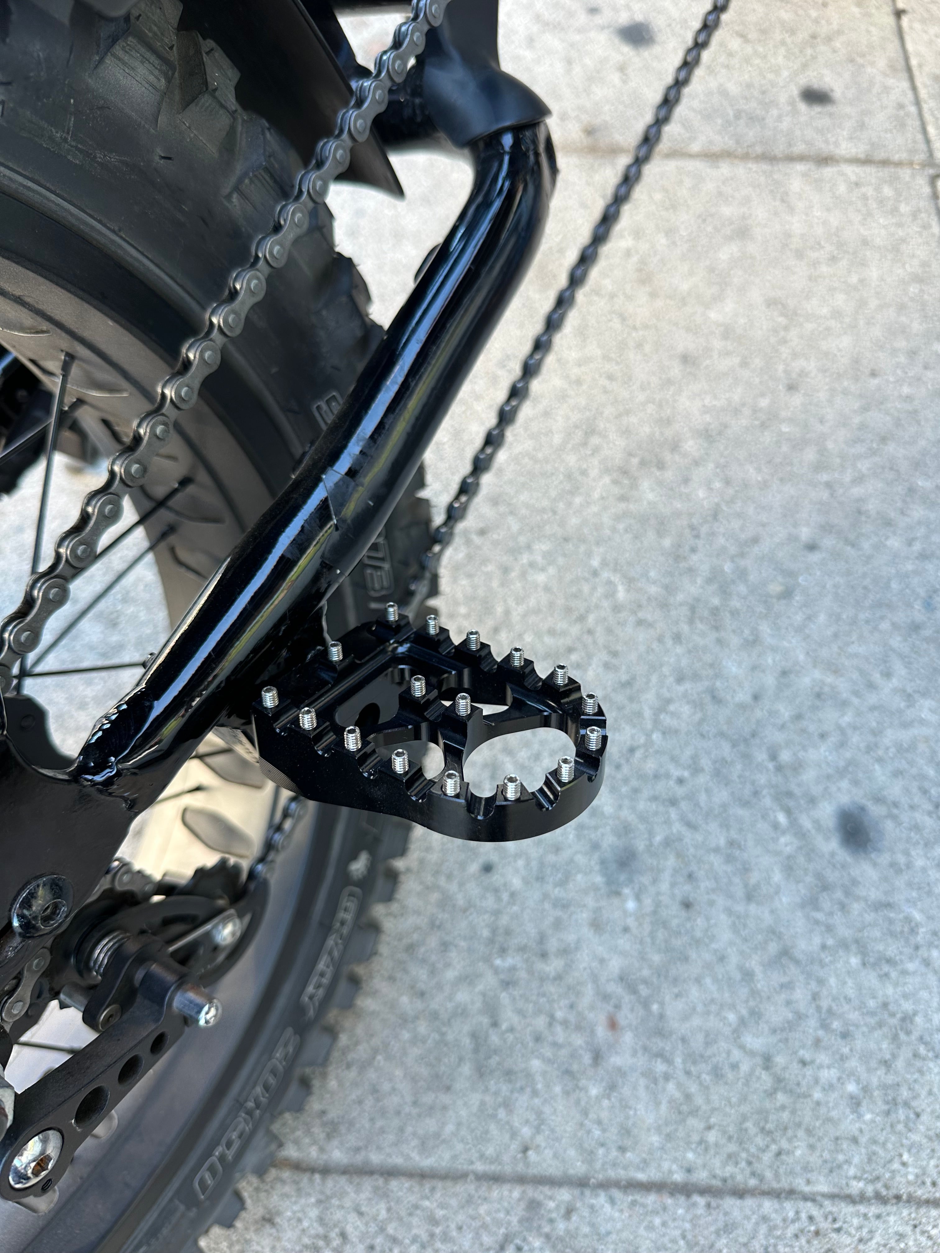 Universal MX passenger pegs