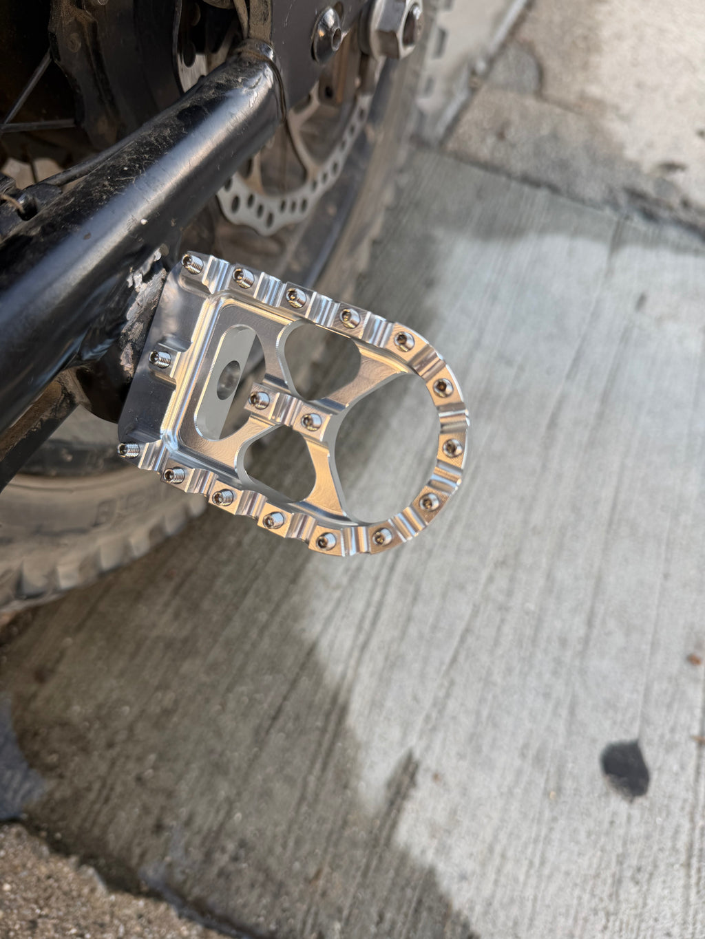 Universal MX passenger pegs